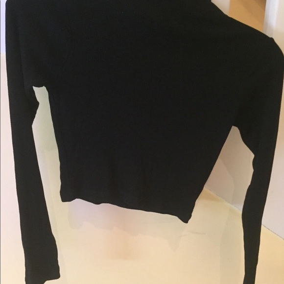 **SOLD**Black Long Sleeve Crop Top ASOS - Picture 7 of 7